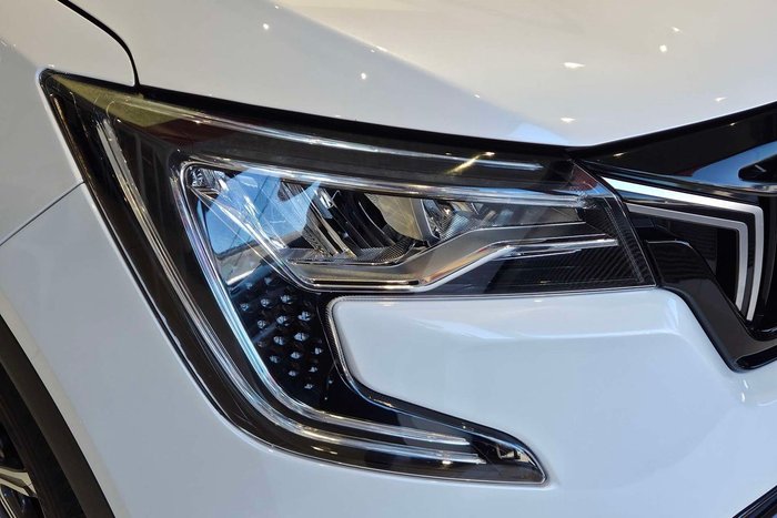 2025 Mahindra XUV700 AX7L