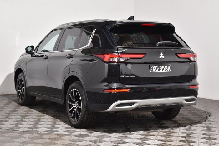 2022 Mitsubishi Outlander LS