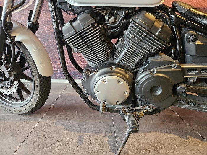 2014 Yamaha Bolt (XVS950CU) Bolt White