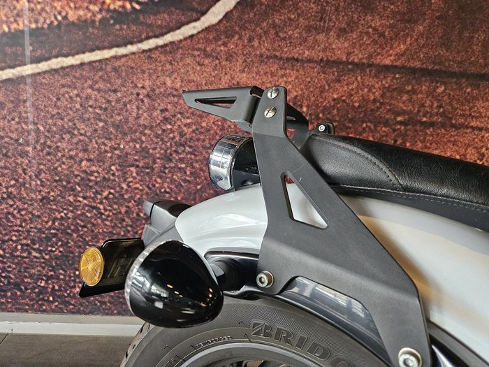 2014 Yamaha Bolt (XVS950CU) Bolt White