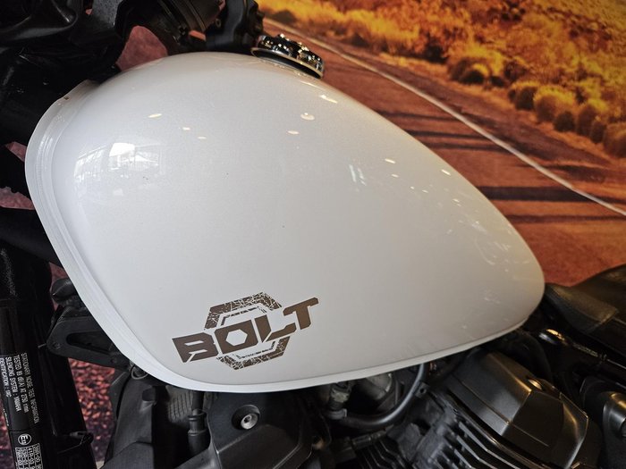 2014 Yamaha Bolt (XVS950CU) Bolt White