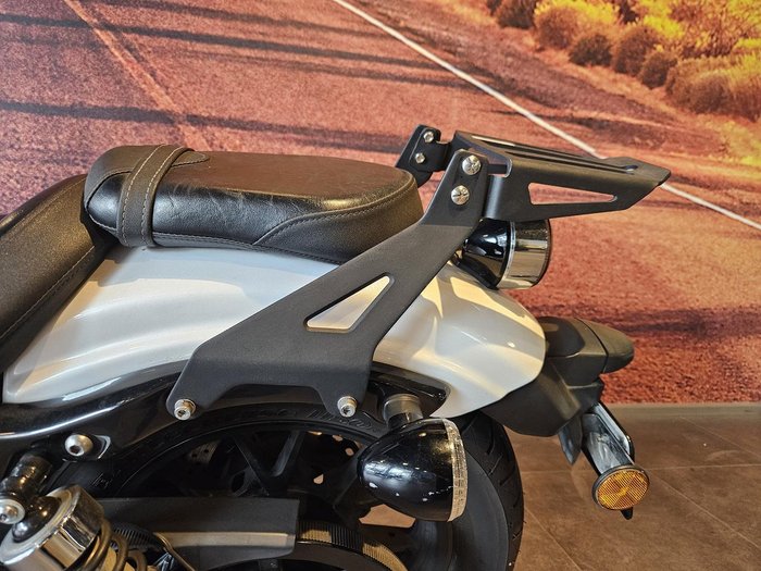 2014 Yamaha Bolt (XVS950CU) Bolt White