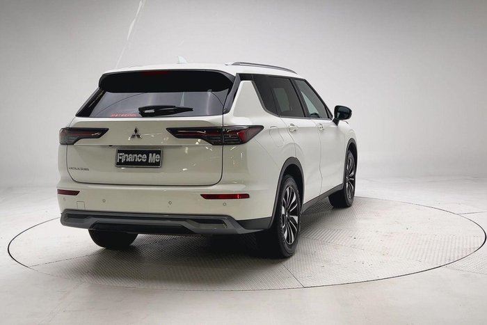 2025 Mitsubishi Outlander LS