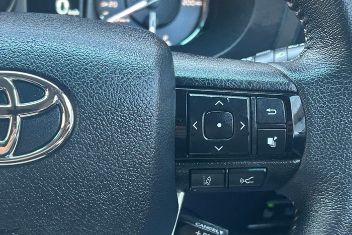 2025 Toyota Hilux SR5 48V