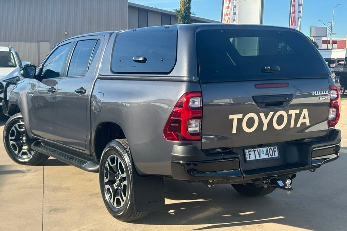 2025 Toyota Hilux SR5 48V