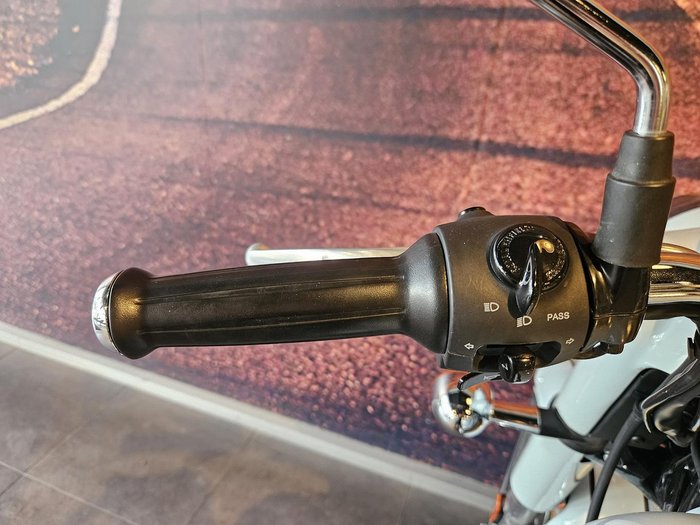 2023 Royal Enfield Classic 350 Halcyon Classic 350 Blue