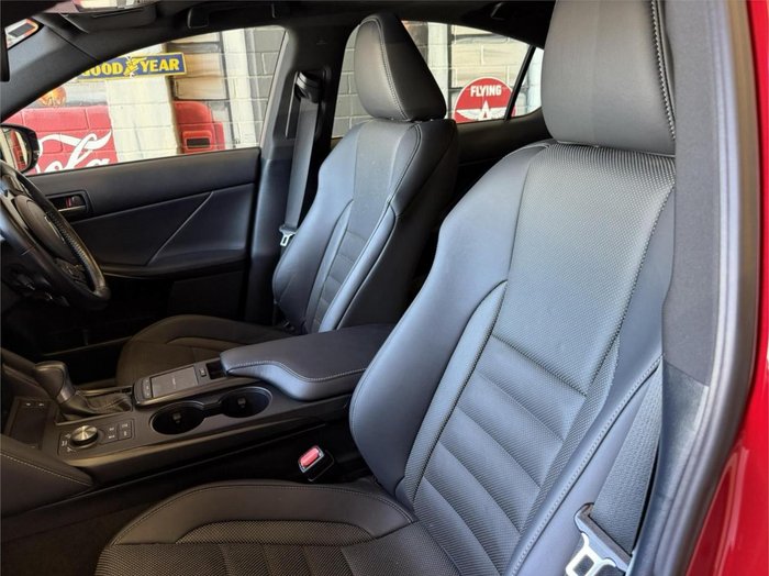 2021 Lexus IS
