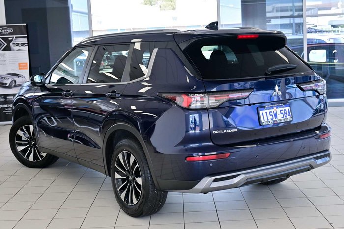 2025 Mitsubishi Outlander LS