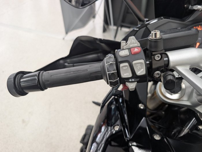 2018 BMW Motorrad R1200R SPORTS Black