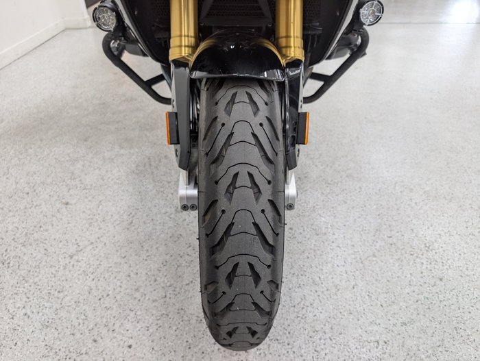 2018 BMW Motorrad R1200R SPORTS Black