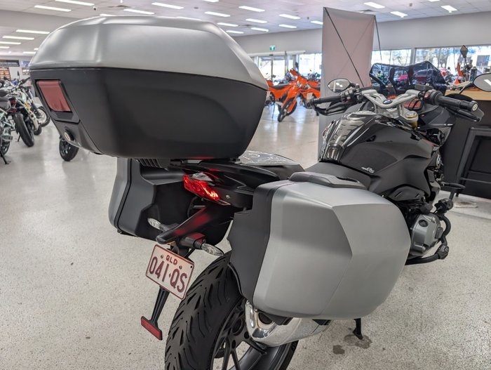 2018 BMW Motorrad R1200R SPORTS Black
