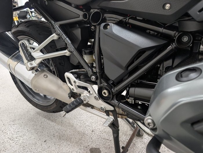 2018 BMW Motorrad R1200R SPORTS Black
