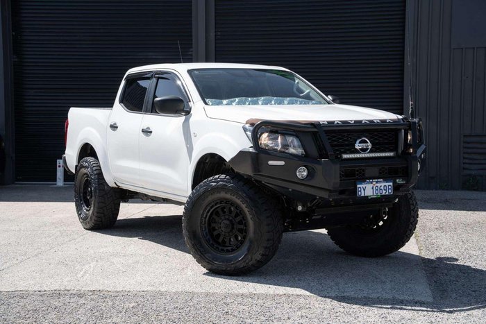 2023 Nissan Navara SL