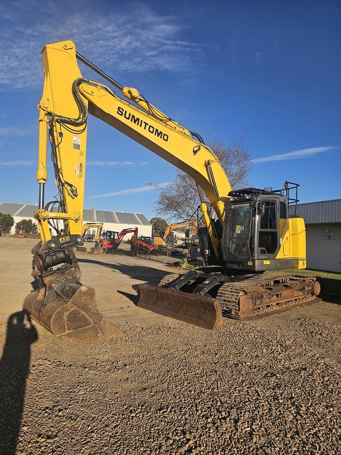 2021 Sumitomo SH235