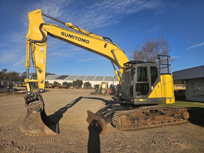 2021 Sumitomo SH235