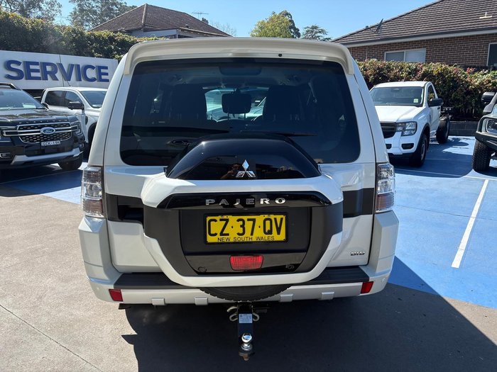 2020 Mitsubishi Pajero GLS