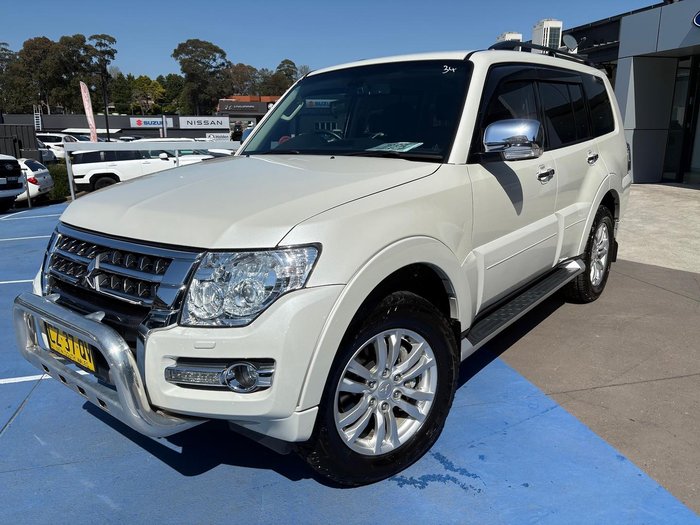 2020 Mitsubishi Pajero
