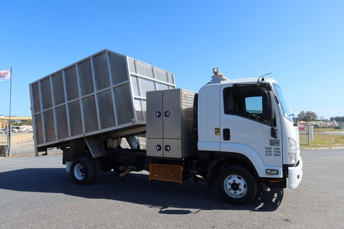 2013 Isuzu F Series FRR 600