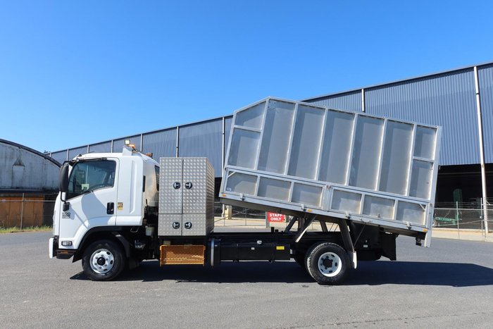 2013 Isuzu F Series FRR 600