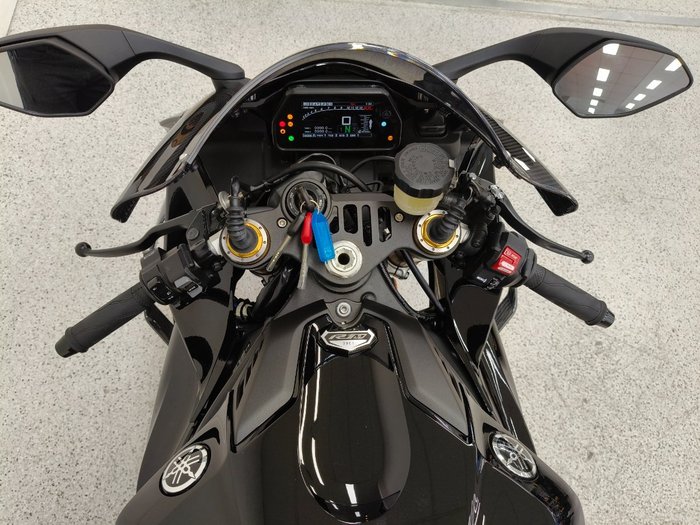 2025 YAMAHA YZF-R1 M Black