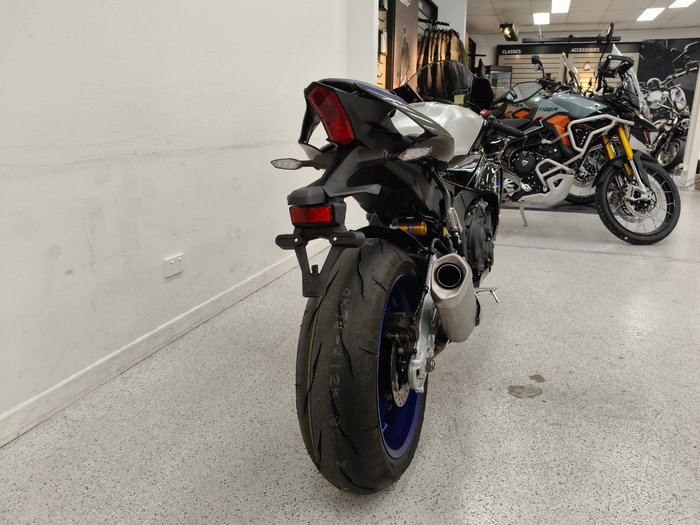 2025 YAMAHA YZF-R1 M Black