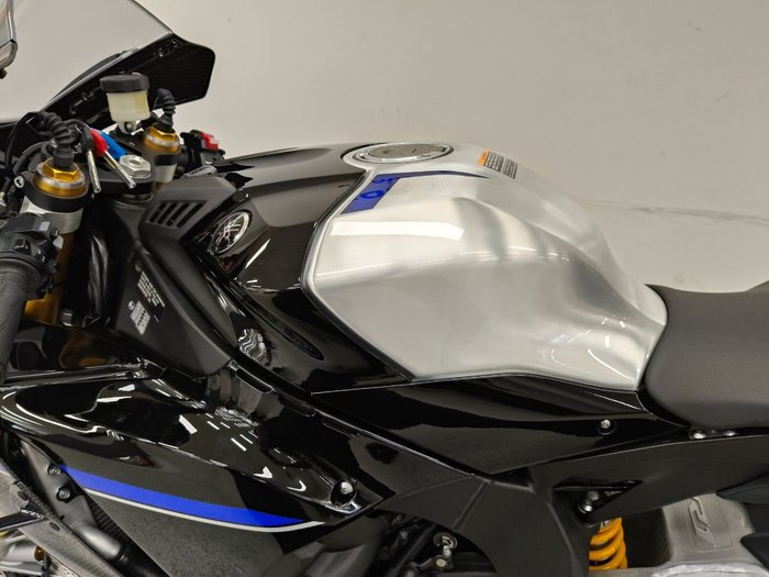 2025 YAMAHA YZF-R1 M Black