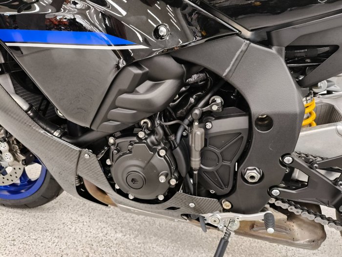 2025 YAMAHA YZF-R1 M Black