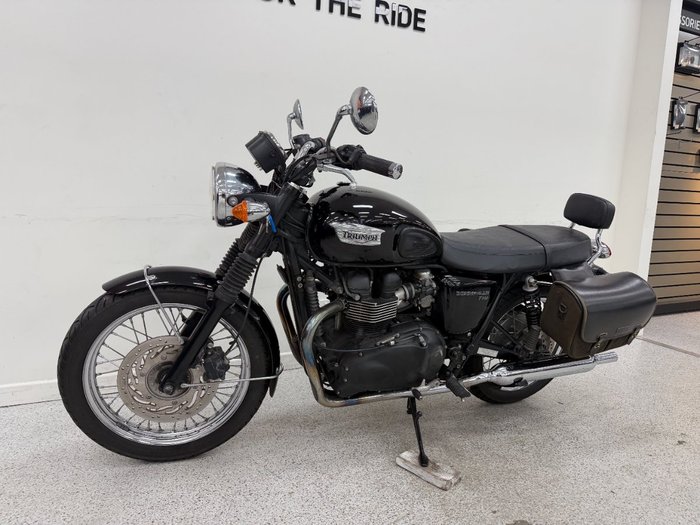 Triumph 2013 TRIUMPH 865CC BONNE T100 A2 Black