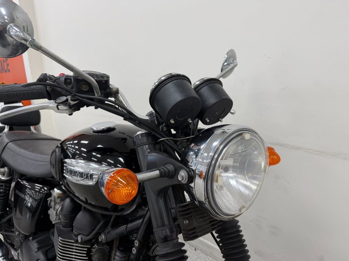 Triumph 2013 TRIUMPH 865CC BONNE T100 A2 Black