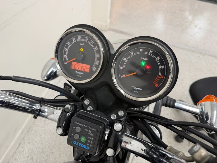 Triumph 2013 TRIUMPH 865CC BONNE T100 A2 Black