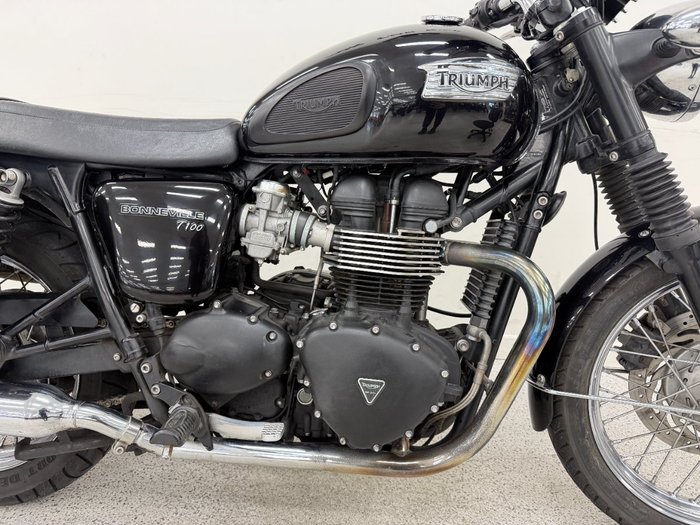 Triumph 2013 TRIUMPH 865CC BONNE T100 A2 Black