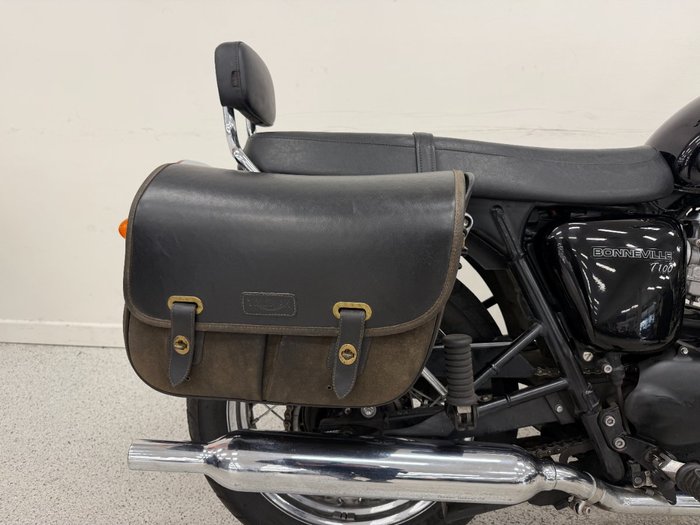 Triumph 2013 TRIUMPH 865CC BONNE T100 A2 Black