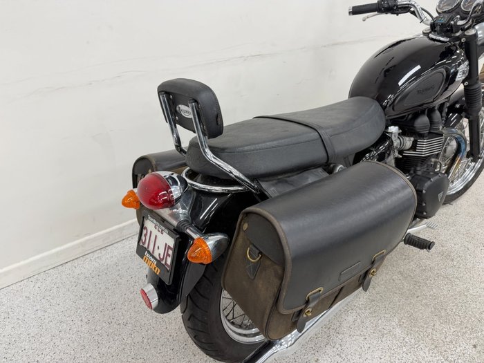 Triumph 2013 TRIUMPH 865CC BONNE T100 A2 Black