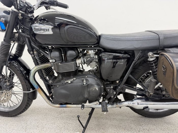 Triumph 2013 TRIUMPH 865CC BONNE T100 A2 Black
