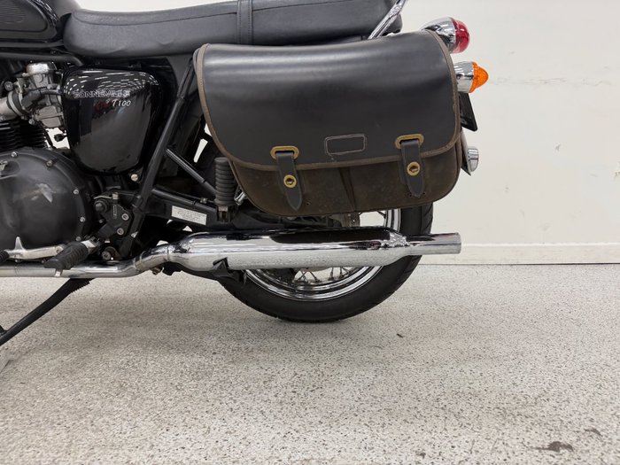 Triumph 2013 TRIUMPH 865CC BONNE T100 A2 Black