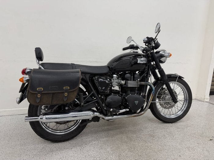Triumph 2013 TRIUMPH 865CC BONNE T100 A2 Black
