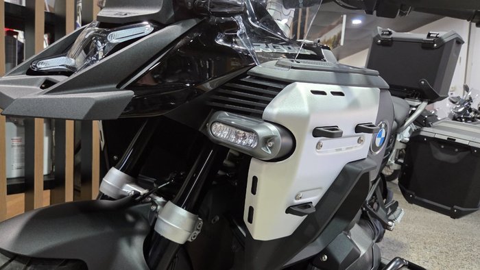 2025 BMW Motorrad R 1300 GS ADVENTURE TRIPLE BLK BLACK STORM METALLIC