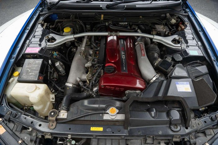 2000 Nissan Skyline