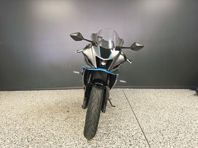 2024 Yamaha YZF-R7 LAMs