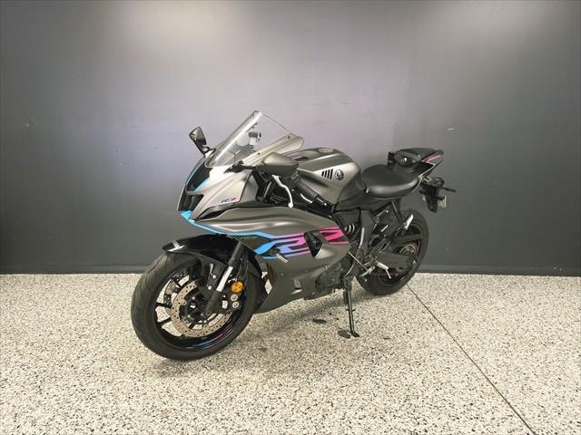2024 Yamaha YZF-R7 LAMs