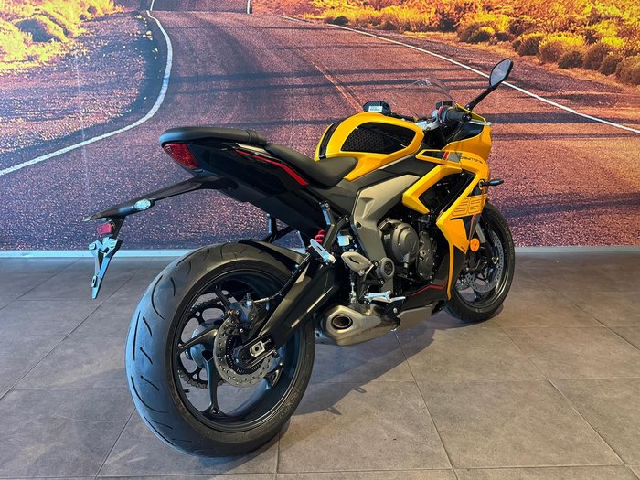 2026 Triumph Daytona 660 LAMS Daytona Yellow