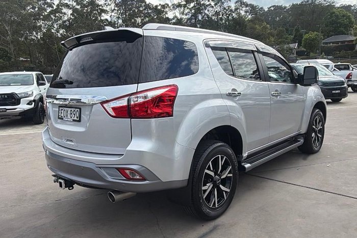 2021 Isuzu MU-X LS-T