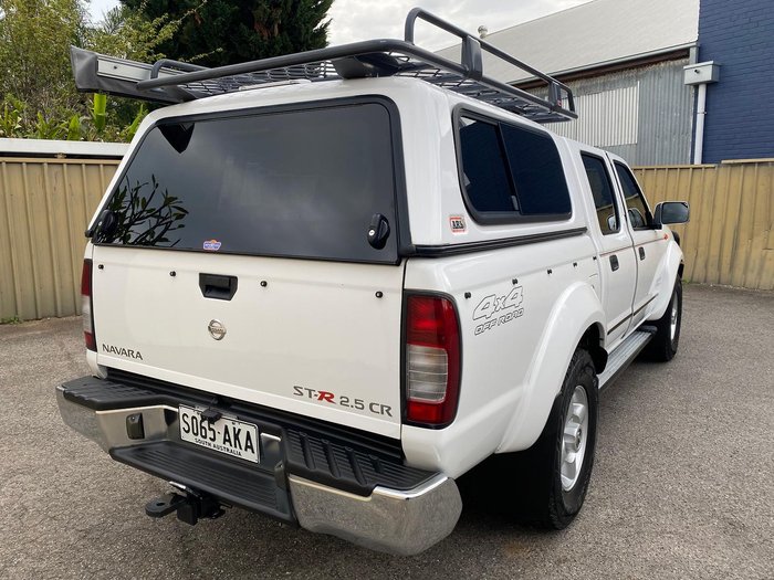 2010 Nissan Navara ST-R