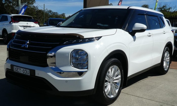 2022 Mitsubishi Outlander ES