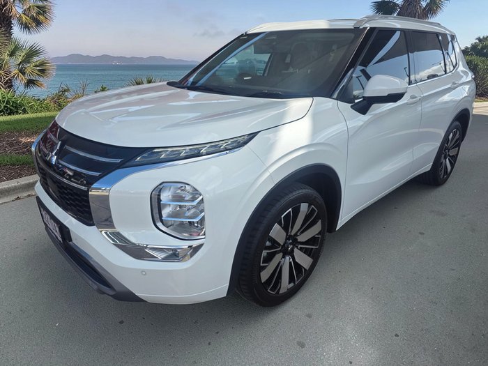 2025 Mitsubishi Outlander Exceed