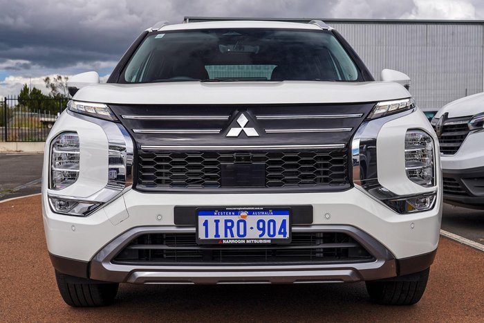 2025 Mitsubishi Outlander LS