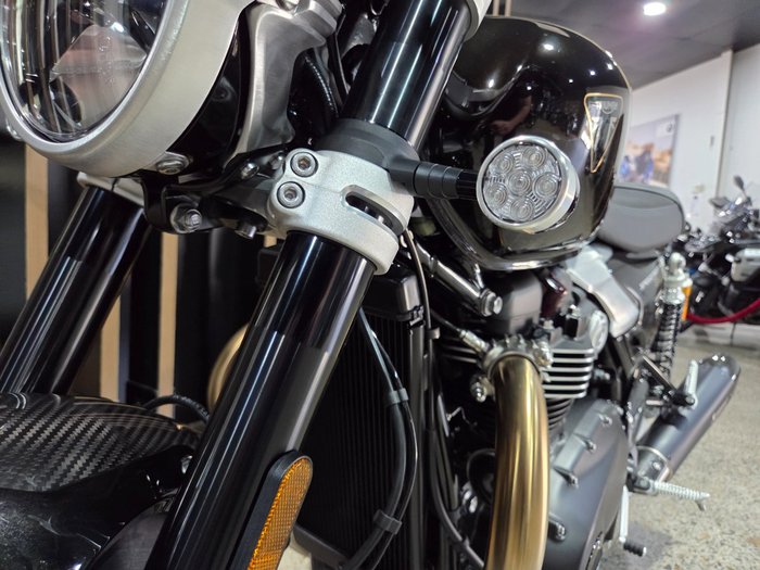 2027 Triumph 2027 Triumph 1200CC Speed Twin 1200 TFC Black