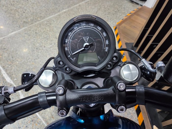 2026 Triumph BONNEVILLE BOBBER BLUE