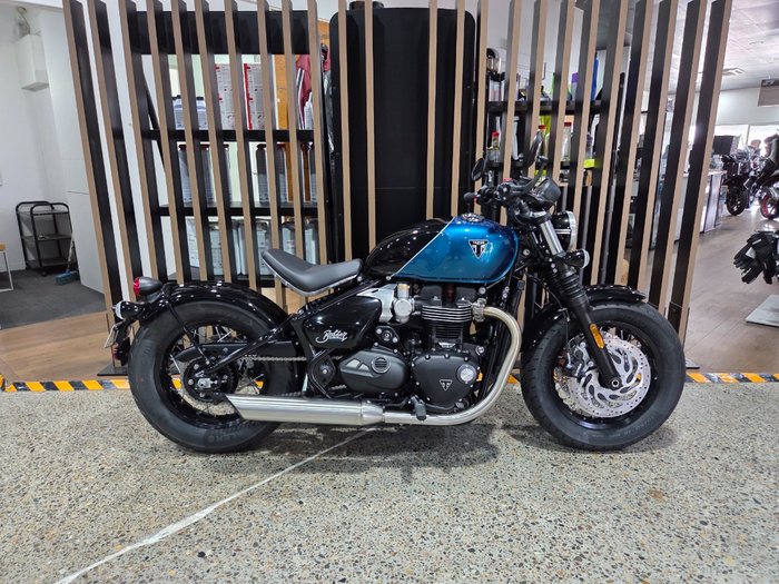 2026 Triumph BONNEVILLE BOBBER BLUE