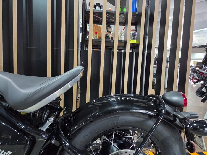 2026 Triumph BONNEVILLE BOBBER BLUE